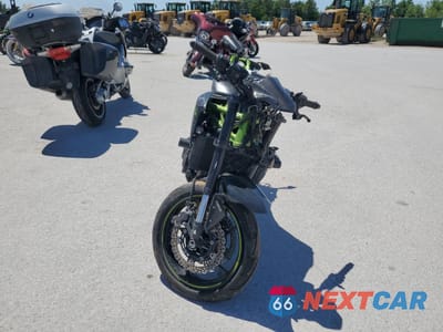 Drugie zdjęcie samochodu z przodu: 2019 KAWASAKI ZR900 VIN:JKAZR2B15KA029175 - miniatura