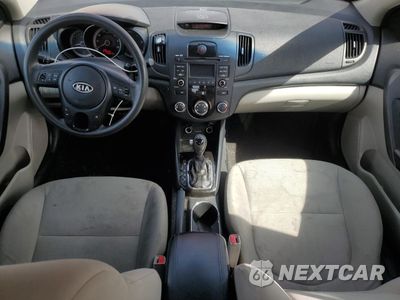 Zdjęcie 8 z 12 samochodu: 2011 KIA FORTE EX VIN:KNAFU4A26B5357868 - miniatura