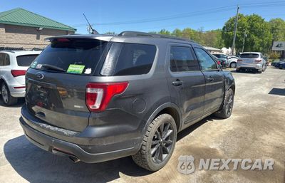 Czwarte zdjęcie samochodu z boku: 2018 FORD EXPLORER XLT VIN:1FM5K8DH2JGB76874 - miniatura