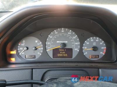 Zdjęcie 9 z 13 samochodu: 2001 MERCEDES-BENZ E 55 AMG VIN:WDBJF74JX1B363991 - miniatura