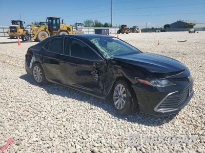 Czwarte zdjęcie samochodu z boku: 2022 TOYOTA CAMRY LE VIN:4T1C11AK9NU683800 - miniatura