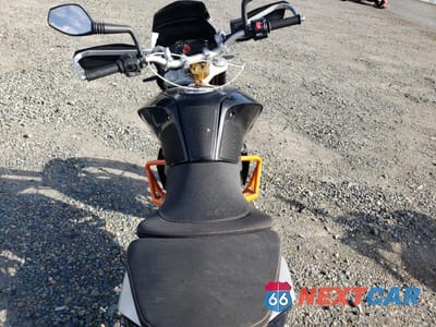 Zdjęcie 6 z 9 samochodu: 2013 KTM 690 DUKE VIN:VBKLDT406DM758631 - miniatura