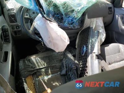 Zdjęcie 8 z 12 samochodu: 2002 FORD ESCAPE XLS VIN:1FMYU01162KB00170 - miniatura