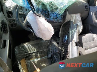 Zdjęcie 8 z 12 samochodu: 2002 FORD ESCAPE XLS VIN:1FMYU01162KB00170 - miniatura