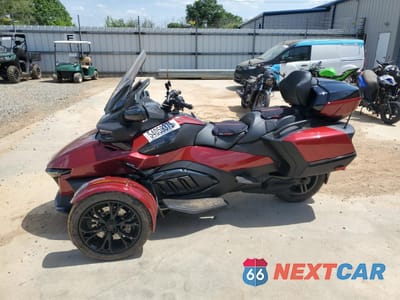 Trzecie zdjęcie samochodu z tyłu: 2021 CAN-AM SPYDER ROADSTER RT VIN:2BXNBDD20MV002403 - miniatura