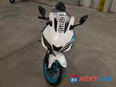 Drugie zdjęcie samochodu z przodu: 2024 YAMAHA YZFR3 A VIN:MH3RH18Y3RK013893 - miniatura