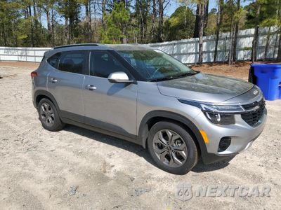 Czwarte zdjęcie samochodu z boku: 2024 KIA SELTOS S VIN:KNDEU2AA1R7648741 - miniatura