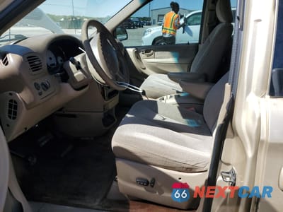 Zdjęcie 7 z 15 samochodu: 2001 CHRYSLER TOWN & COUNTRY LX VIN:2C4GP44361R180808 - miniatura