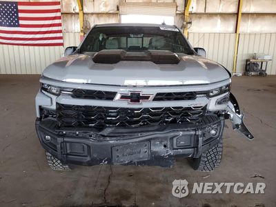 Piąte zdjęcie samochodu w środku: 2025 CHEVROLET SILVERADO K1500 ZR2 VIN:3GCUKHE83SG101492 - miniatura