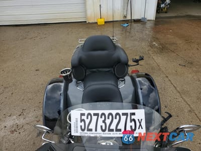 Piąte zdjęcie samochodu w środku: 2022 HARLEY-DAVIDSON FLHTCUTG VIN:1HD1MAF17NB853875 - miniatura