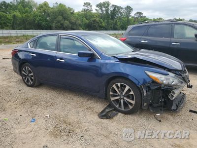 Czwarte zdjęcie samochodu z boku: 2017 NISSAN ALTIMA 2.5 VIN:1N4AL3AP2HC109410 - miniatura