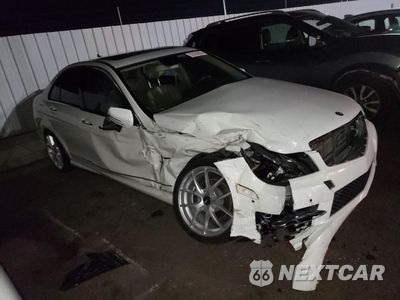 Czwarte zdjęcie samochodu z boku: 2012 MERCEDES-BENZ C 250 VIN:WDDGF4HB0CA634553 - miniatura
