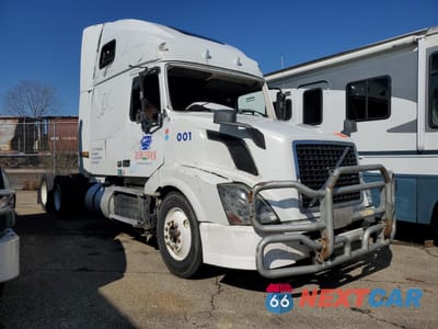 2013 VOLVO VN VNL 4V4NC9TH2DN567438 - główne zdjęcie licytacji z USA - miniatura