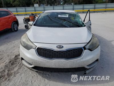 Piąte zdjęcie samochodu w środku: 2014 KIA FORTE LX VIN:KNAFX4A61E5187742 - miniatura
