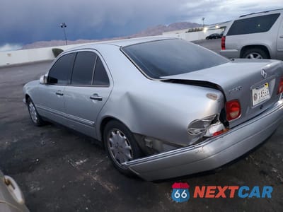 Drugie zdjęcie samochodu z przodu: 1998 MERCEDES-BENZ E 320 VIN:WDBJF65F4WA571172 - miniatura