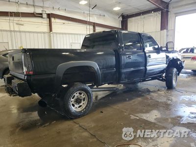 Trzecie zdjęcie samochodu z tyłu: 2003 CHEVROLET SILVERADO K2500 HEAVY DUTY VIN:1GCHK23113F242715 - miniatura