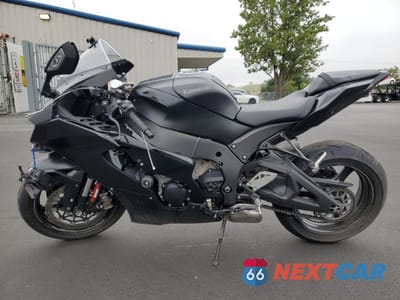 Trzecie zdjęcie samochodu z tyłu: 2024 KAWASAKI ZX1002 M VIN:JKBZXVM1XRA007344 - miniatura