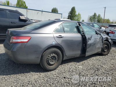Trzecie zdjęcie samochodu z tyłu: 2011 TOYOTA CAMRY BASE VIN:4T4BF3EK6BR135757 - miniatura