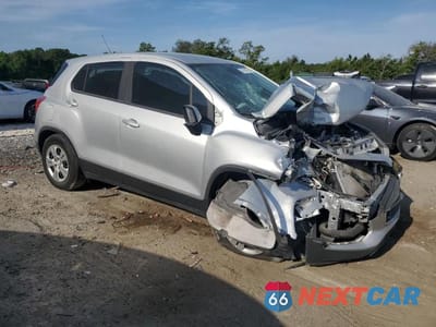 Czwarte zdjęcie samochodu z boku: 2017 CHEVROLET TRAX LS VIN:3GNCJKSB8HL272855 - miniatura