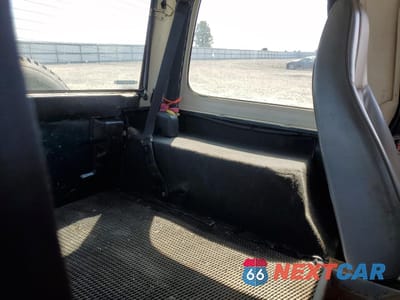 Zdjęcie 11 z 13 samochodu: 1995 JEEP WRANGLER / YJ SE VIN:1J4FY29S2SP258513 - miniatura