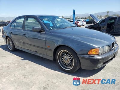 Czwarte zdjęcie samochodu z boku: 2000 BMW 528 I AUTOMATIC VIN:WBADM6343YGV01438 - miniatura
