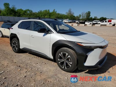 Czwarte zdjęcie samochodu z boku: 2024 TOYOTA BZ4X XLE VIN:JTMAAAAA3RA044550 - miniatura