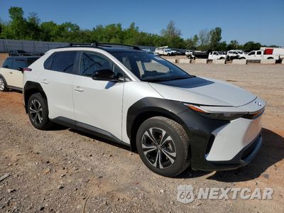 Czwarte zdjęcie samochodu z boku: 2024 TOYOTA BZ4X XLE VIN:JTMAAAAA3RA044550 - miniatura