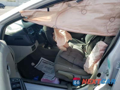 Zdjęcie 7 z 12 samochodu: 2010 HONDA INSIGHT EX VIN:JHMZE2H75AS007066 - miniatura