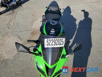 Piąte zdjęcie samochodu w środku: 2016 KAWASAKI ZX636 E VIN:JKBZXJE13GA020800 - miniatura