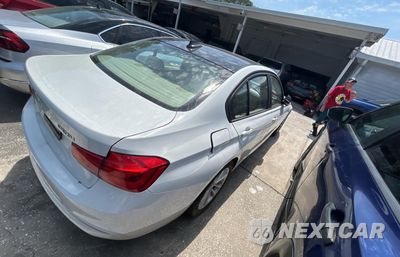 Czwarte zdjęcie samochodu z boku: 2016 BMW 320 XI VIN:WBA8A3C54GK552167 - miniatura