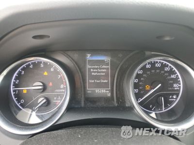 Zdjęcie 9 z 14 samochodu: 2019 TOYOTA CAMRY L VIN:4T1B11HK3KU752350 - miniatura