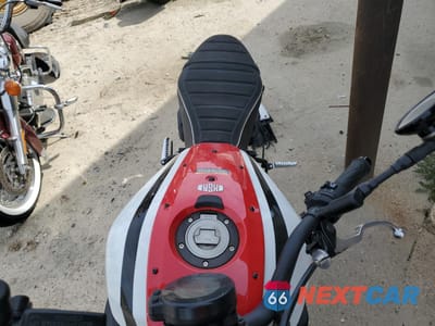 Piąte zdjęcie samochodu w środku: 2021 YAMAHA XSR700 VIN:JYARM21E9MA001371 - miniatura