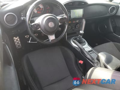 Zdjęcie 8 z 15 samochodu: 2017 TOYOTA 86 BASE VIN:JF1ZNAA12H9701142 - miniatura