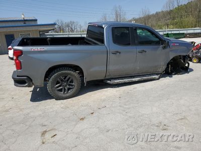 Trzecie zdjęcie samochodu z tyłu: 2019 CHEVROLET SILVERADO K1500 TRAIL BOSS CUSTOM VIN:1GCRYCEF2KZ179574 - miniatura