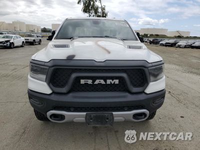 Piąte zdjęcie samochodu w środku: 2019 RAM 1500 REBEL VIN:1C6RRELT3KN685754 - miniatura