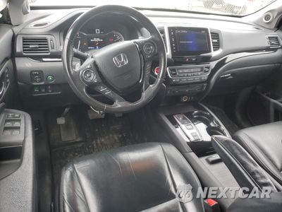 Zdjęcie 8 z 14 samochodu: 2018 HONDA PILOT TOURING VIN:5FNYF6H95JB042464 - miniatura
