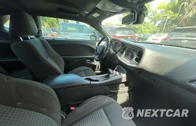 Piąte zdjęcie samochodu w środku: 2019 DODGE CHALLENGER SXT VIN:2C3CDZAG1KH739642 - miniatura