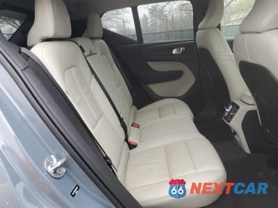 Zdjęcie 11 z 13 samochodu: 2023 VOLVO XC40 PLUS VIN:YV4L12UN0P2104186 - miniatura