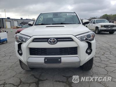 Piąte zdjęcie samochodu w środku: 2023 TOYOTA 4RUNNER SE VIN:JTEPU5JR4P6133425 - miniatura
