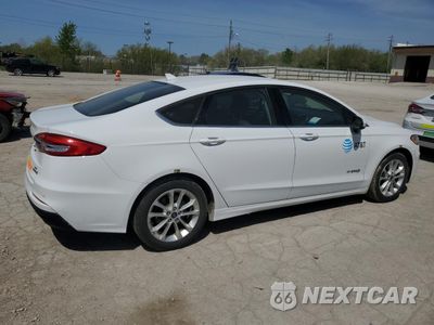 Trzecie zdjęcie samochodu z tyłu: 2019 FORD FUSION SE VIN:3FA6P0LU8KR124806 - miniatura