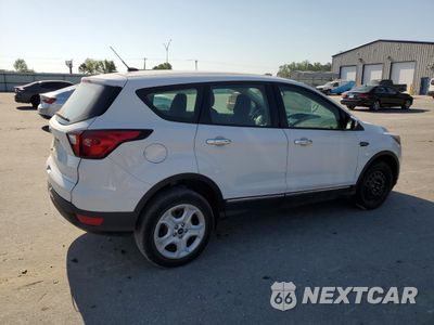 Trzecie zdjęcie samochodu z tyłu: 2019 FORD ESCAPE S VIN:1FMCU0F72KUC45332 - miniatura