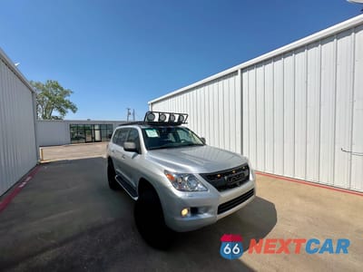2011 LEXUS LX 570 JTJHY7AXXB4076317 - główne zdjęcie licytacji z USA - miniatura