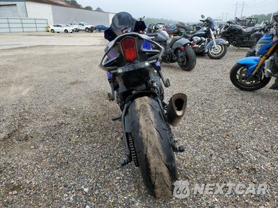 Czwarte zdjęcie samochodu z boku: 2020 YAMAHA YZFR1 VIN:JYARN66E6LA000786 - miniatura