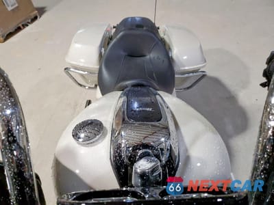 Piąte zdjęcie samochodu w środku: 2022 HARLEY-DAVIDSON FLTRXS VIN:1HD1KTP16NB638102 - miniatura
