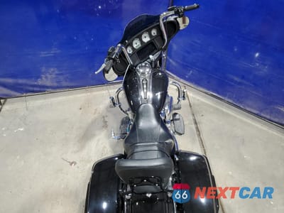 Zdjęcie 6 z 10 samochodu: 2019 HARLEY-DAVIDSON FLHX VIN:1HD1KBC18KB614850 - miniatura
