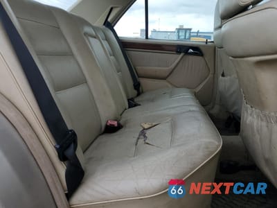 Zdjęcie 10 z 12 samochodu: 1993 MERCEDES-BENZ 300 E VIN:WDBEA32E4PB977085 - miniatura
