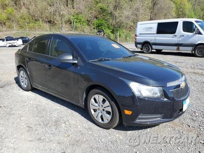 Czwarte zdjęcie samochodu z boku: 2015 CHEVROLET CRUZE LS VIN:1G1PA5SG0F7212960 - miniatura