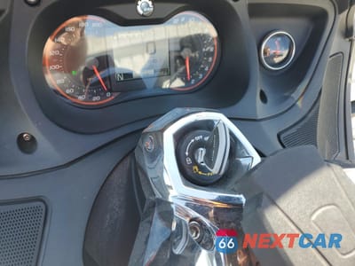 Zdjęcie 8 z 9 samochodu: 2013 CAN-AM SPYDER ROADSTER RT VIN:2BXNBBC10DV004293 - miniatura