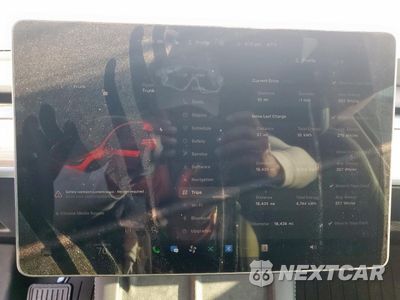 Zdjęcie 9 z 13 samochodu: 2024 TESLA MODEL Y VIN:7SAYGDEE7RA274787 - miniatura