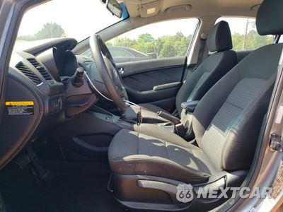 Zdjęcie 7 z 15 samochodu: 2016 KIA FORTE LX VIN:KNAFX4A61G5502493 - miniatura